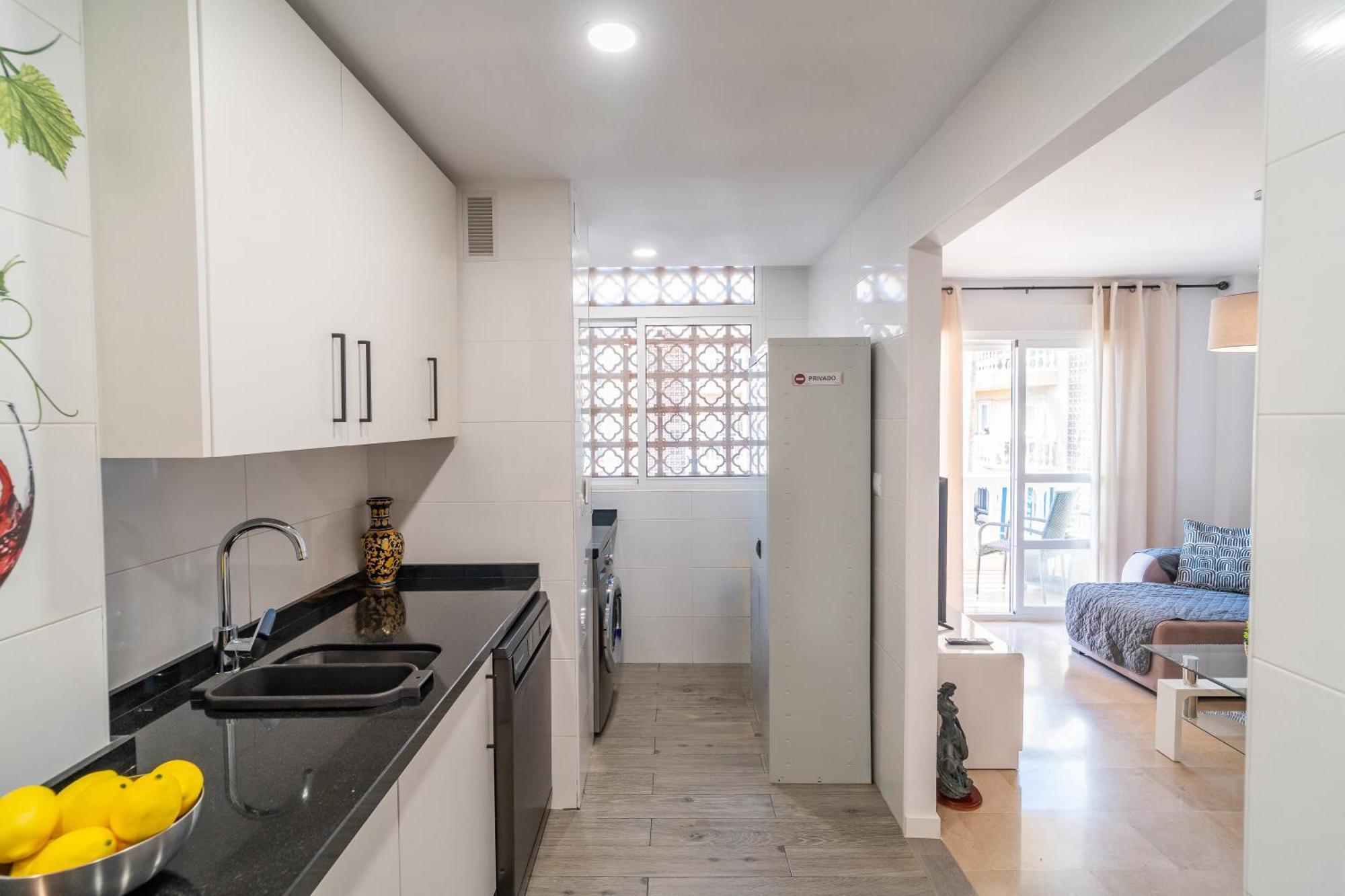 Casa Playa Guadalmar, Beautiful Apartment In Front Of The Sea, Wifi, Ac, Smart Tv, Private Parking Malaga Exterior photo